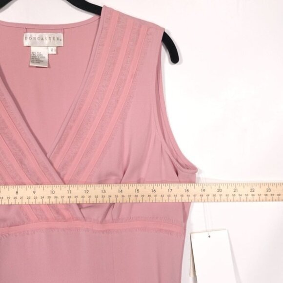 NWT DONCASTER Women's SILK Blend Top Tank Size 12 Slit‎ Side VNeck Style 152CM05 - Picture 4 of 11